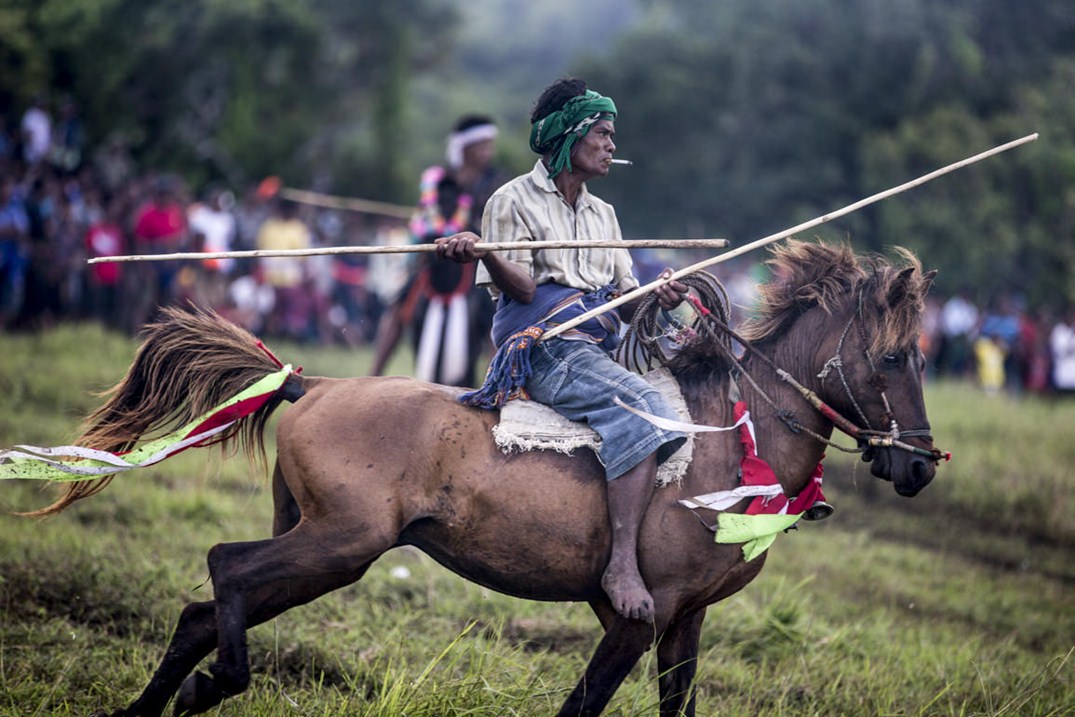 Foto Tradisi Sumba Pasola Nusa Tenggara Pesona Indonesia - fototrip 3