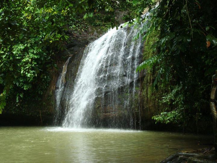 4. Air Terjun Tanah Merah