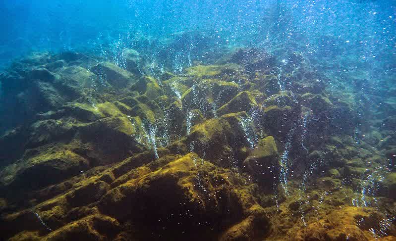 4. Gunung Api Mahangetang