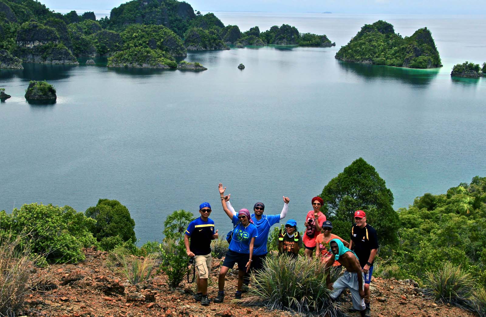 Backpacker To Raja Ampat-bg