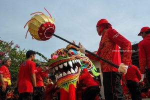 pawai naga cap go meh singkawang