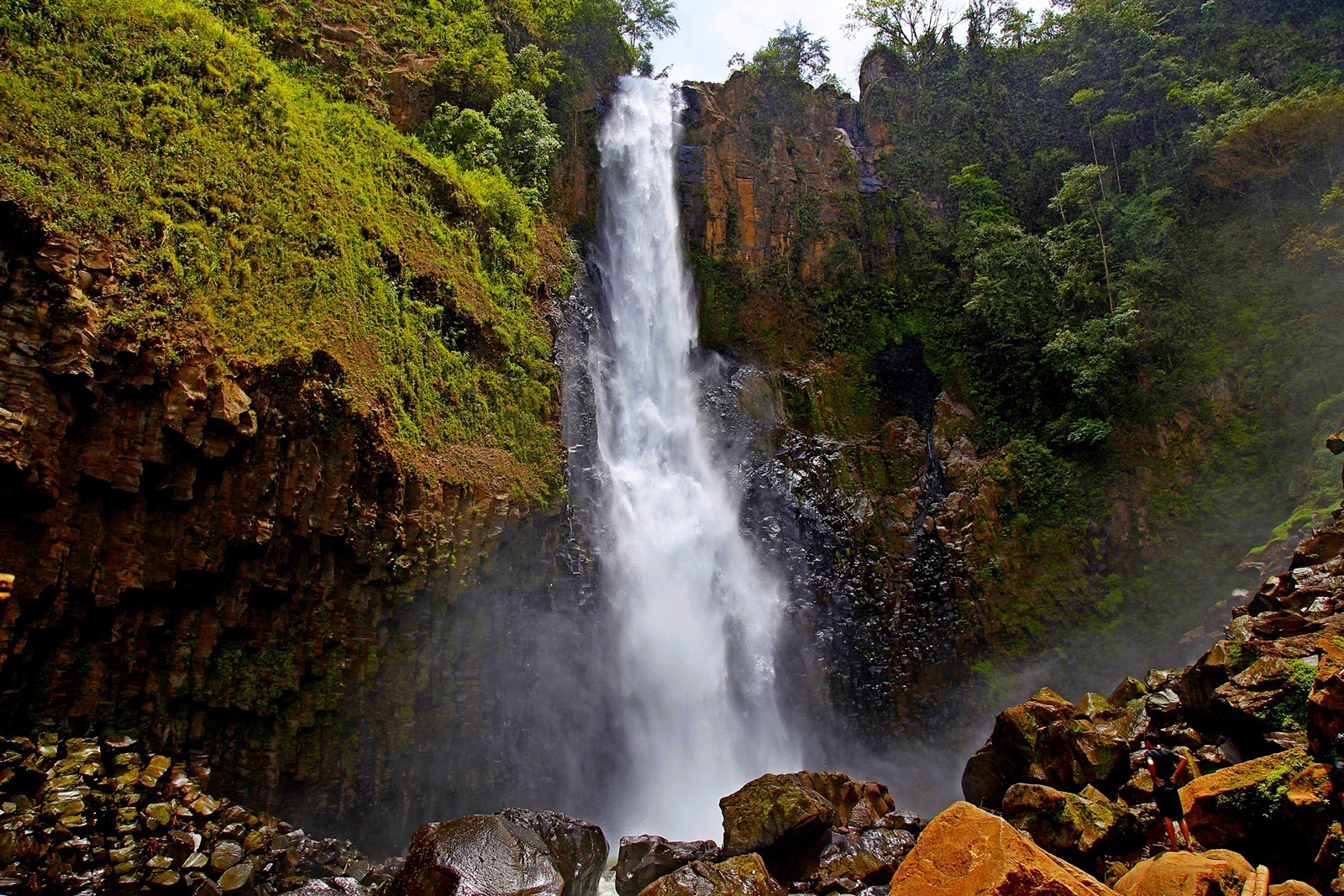 Explrore Sulawesi Selatan-bg