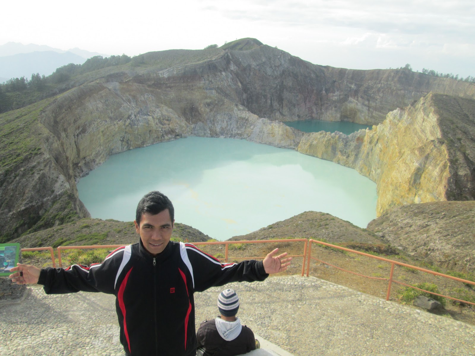 Festival Danau Kelimutu-bg