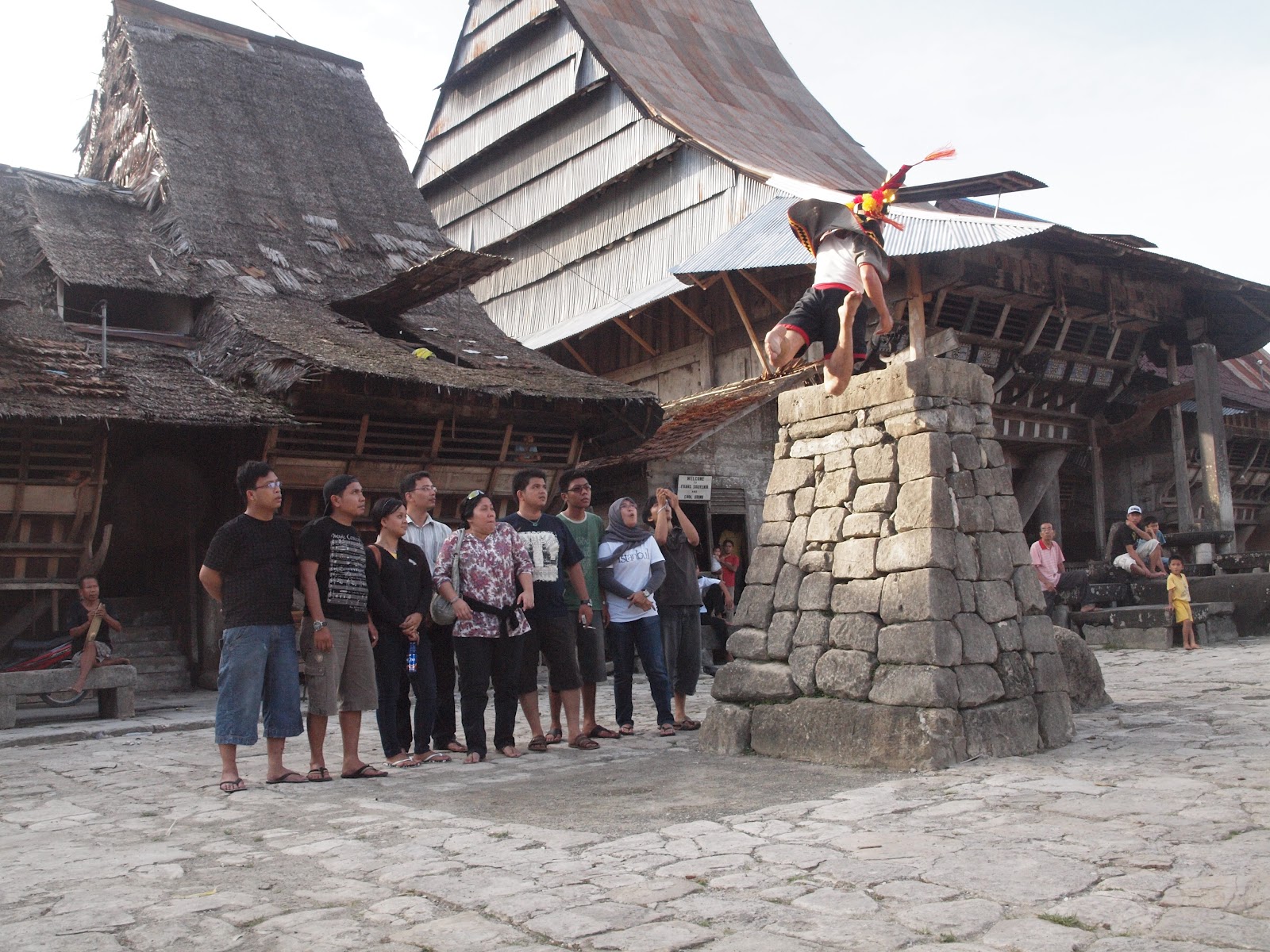 Paket Wisata Nias-bg