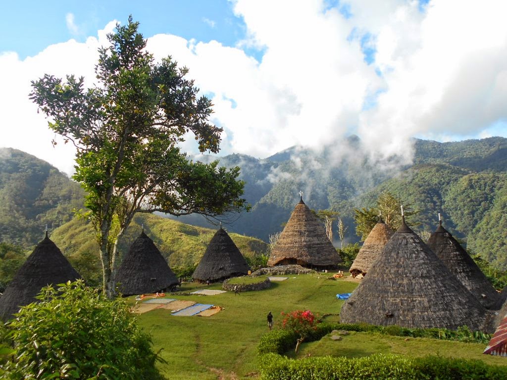 Paket Wisata Overland & Live on Board Flores Pesona Indo -Foto Trip 1