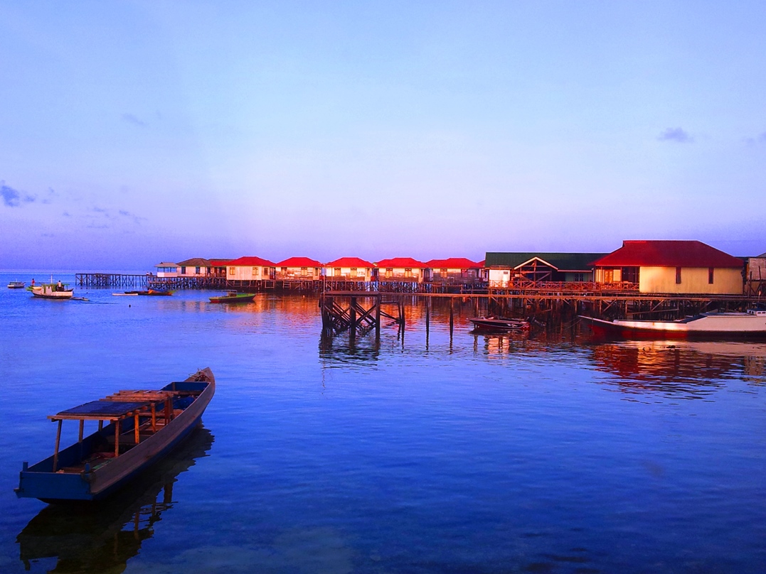 Paket Wisata Pulau Derawan Kalimantan Indonesia - derawan island 2
