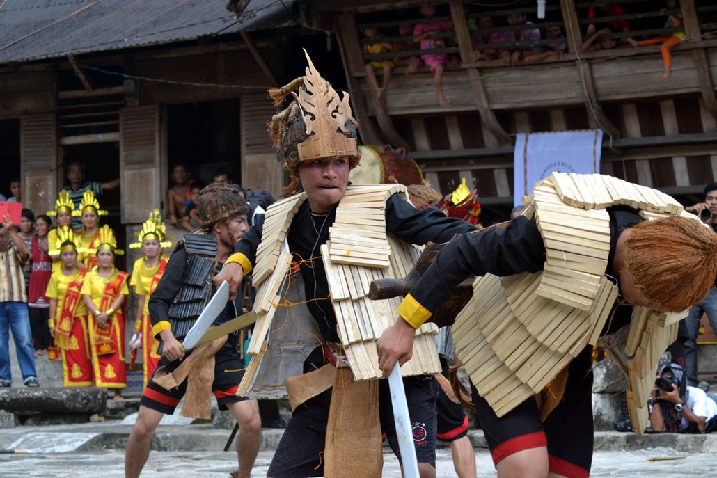 Paket Wisata Tari Perang Bawomataluo Nias Pesona Indonesia - fototrip 4