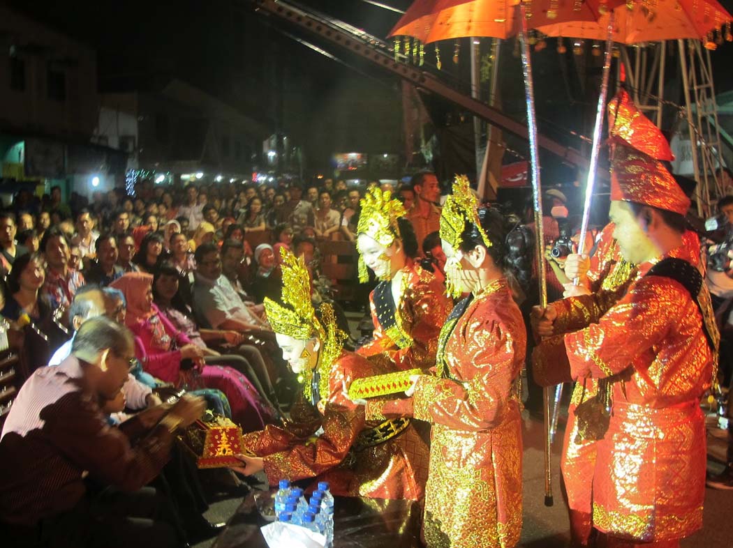 Paket Wisata Upacara Bakar Tongkang Pesona Indonesia-Foto Trip 4