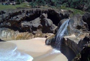 Pantai Banyutowo