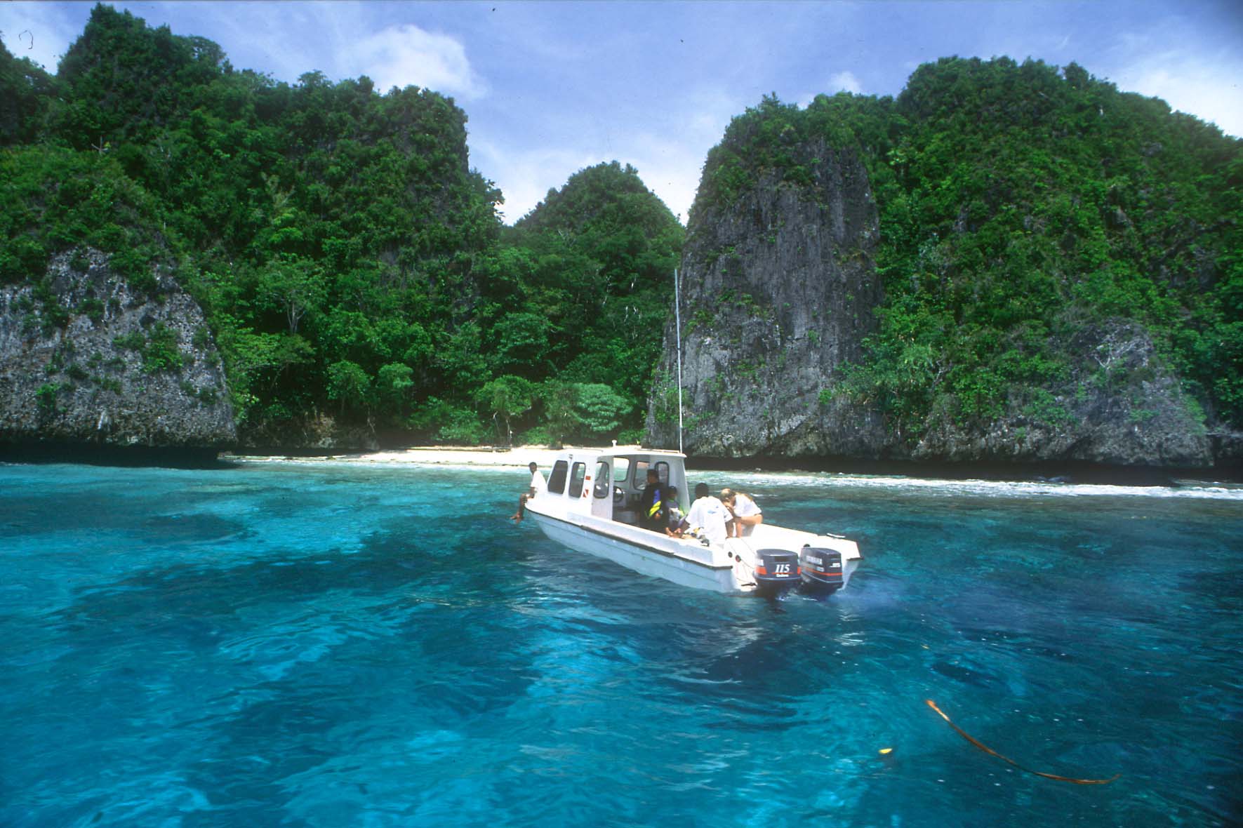 Raja Ampat Adventure Tour - bg