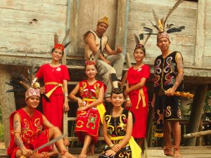 Suku dayak iban kalimantan